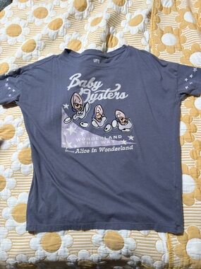 Uniqlo x Disney Alice in Wonderland Baby Oysters Short Sleeve Tee